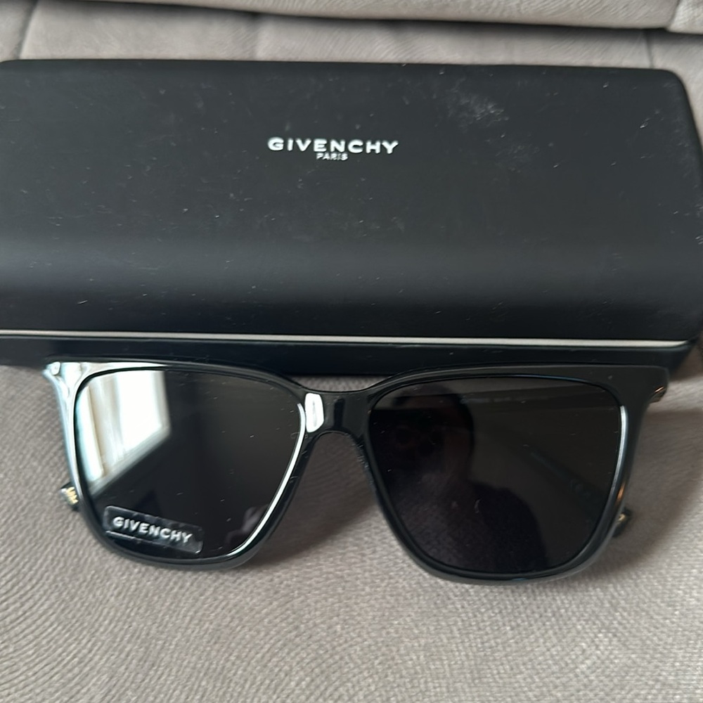 Sunglasses - Picture 4 of 4